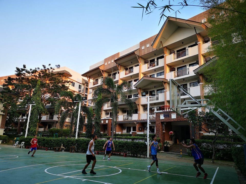 Siena Park Residences. Near AIRPORT, SM Bicutan Apartment in Paranaque