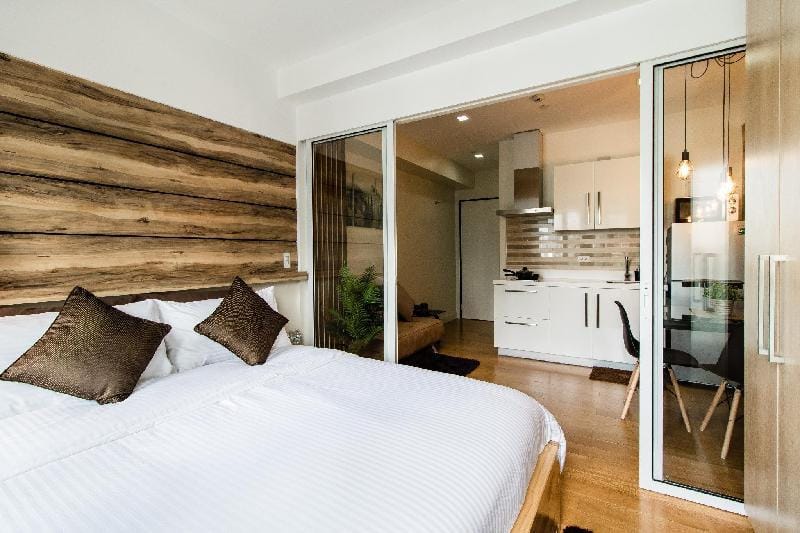 Charming 1BR  Suite @ Acqua Livingstone +Netflix  Apartment in Mandaluyong