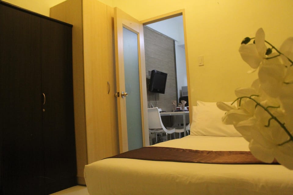 CHATEAU ELYSSE  A3 NEAR AIRPORT FREE WIFI Apartment in Paranaque