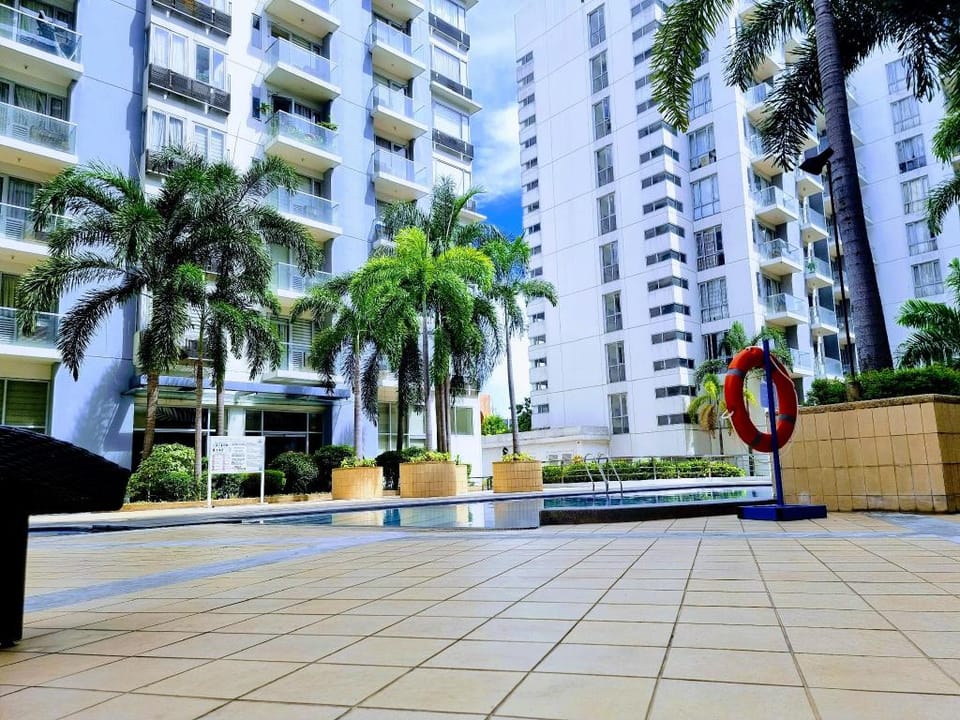 One Palm Tree Villas Condo Across NAIA TERMINAL 3 Apartment in Pasay