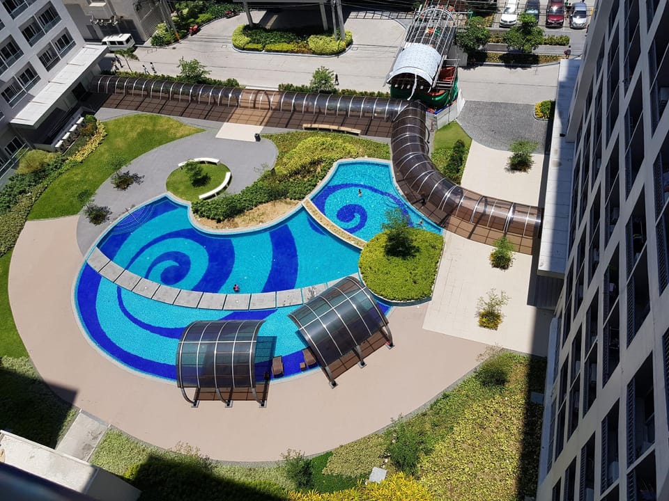 Suite Pool View by Grace Residences Apartment in Makati