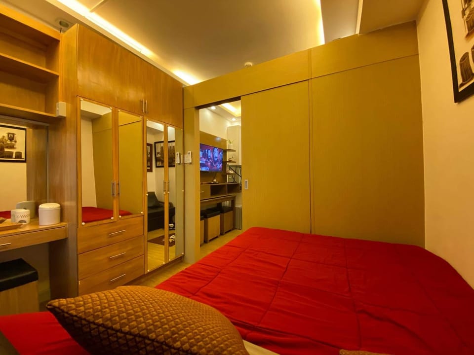 Suite Pool View by Grace Residences Apartment in Makati