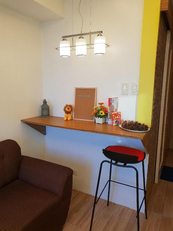MPlace Happy w/ Netflix+Cook+Pool+Wifi+Games Apartment in Quezon City