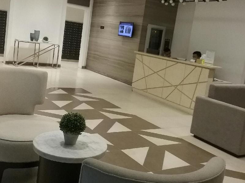 Condoluxe Pioneer Woodlands Apartment in Mandaluyong