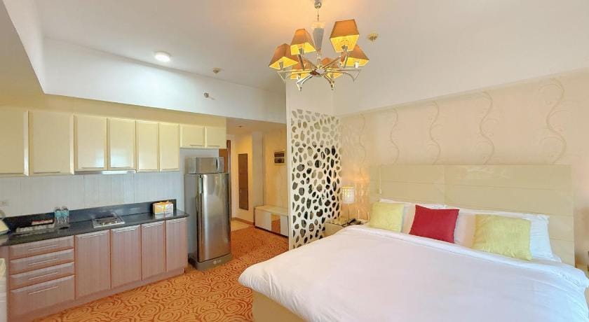 MaxStays - Max Home @ Venice Residences Hotel in Makati