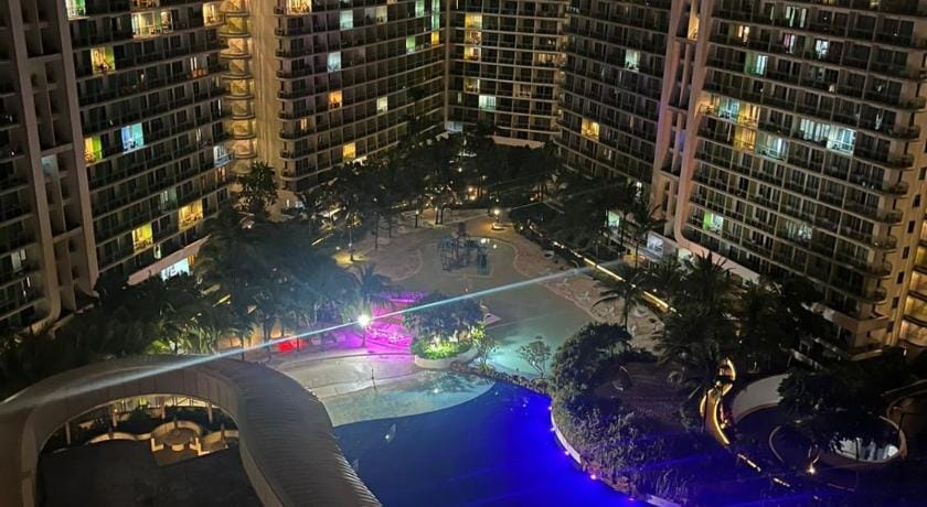 Bahamas Suites Azure Residences - Manila Airport Apartment in Paranaque