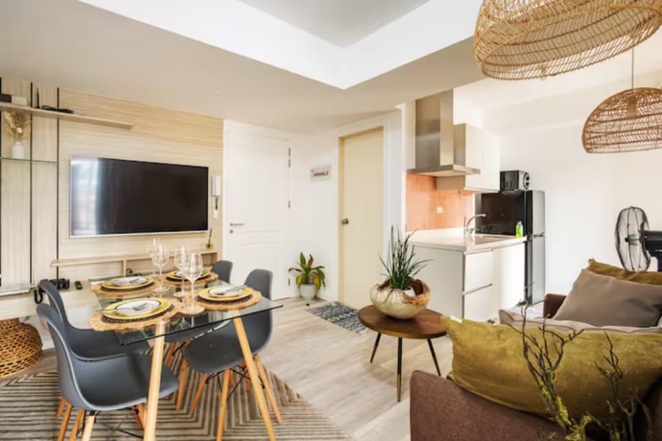Sabrina'sCrib  2BR Apartment by Azure Near Airport Apartment in Pasay