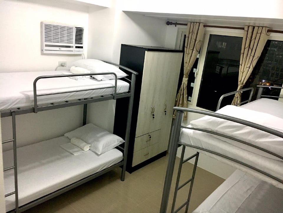 2BR Shore Residences,MOA,Amenity View with Balcony Apartment in Pasay