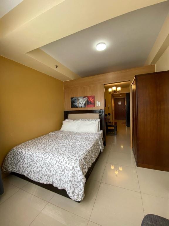 Chic Apartment  at Shell Residences Mall of Asia Apartment in Pasay