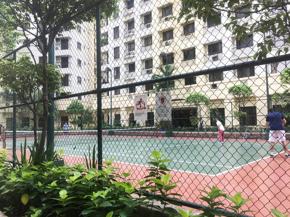 Forbeswood Heights (4E) | 2BR near Airport | 6 Pax Apartment in Makati