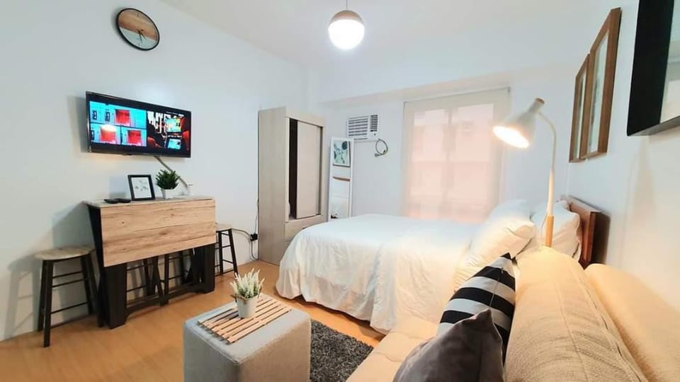 Cozy Studio at Avida Towers Sucat near NAIA & SM Apartment in Paranaque