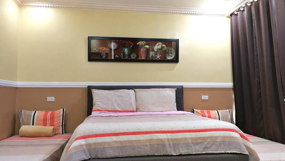 EVP Classic Victorian 2 Bedroom Robinsons Place Vacation rental in Manila City