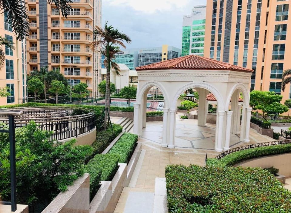 Venilex2 Apartment in Makati