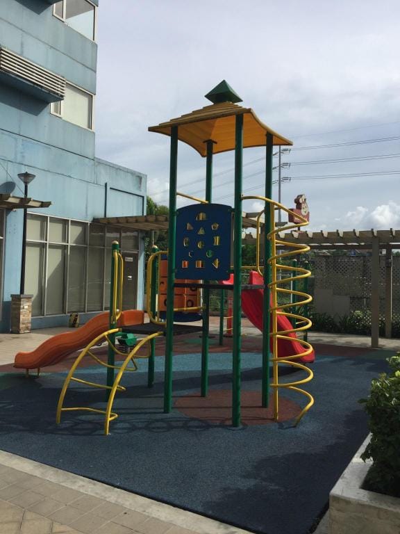 TAGUIG,2BrCONDO, Weekly
"CLOSED UNDER RENOVATION" Apartment in Makati