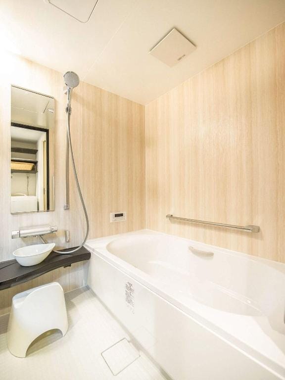 Garden view Suite. One stop from JR Kyoto Station. Vacation rental in Kyoto