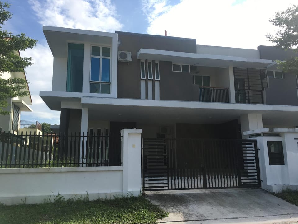 HexaHome@11 Cottage@AEON Bandar Dato Onn Vacation rental in Johor Bahru