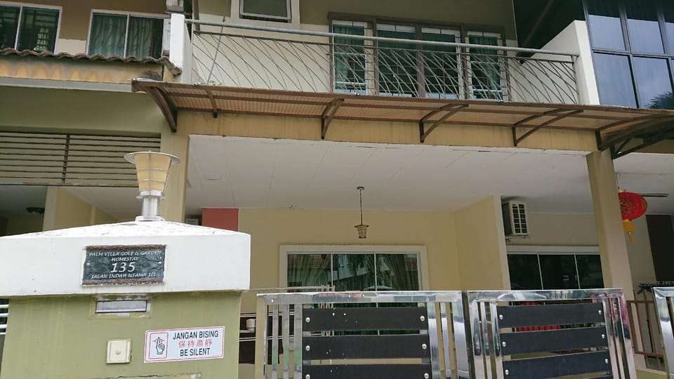 Bandar Putra Kulai Guest House  Vacation rental in Johor