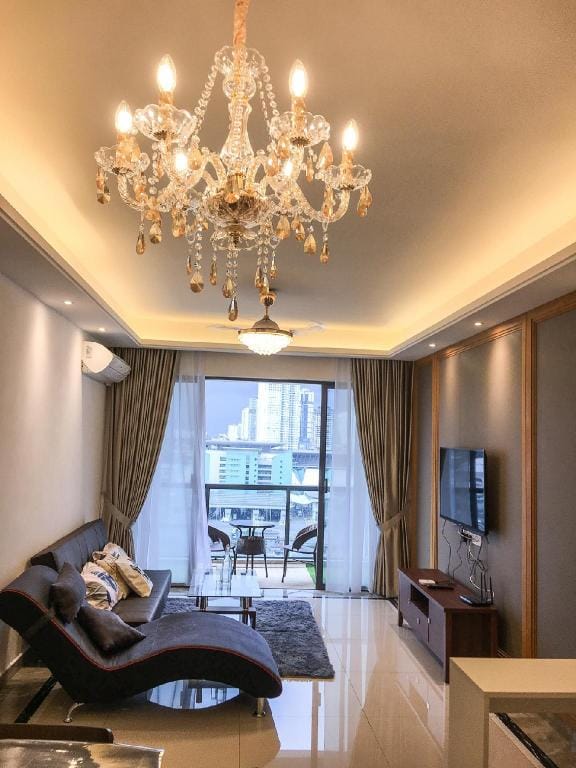 Luxurious R&F 3 Bedrooms Unit Apartment in Johor Bahru