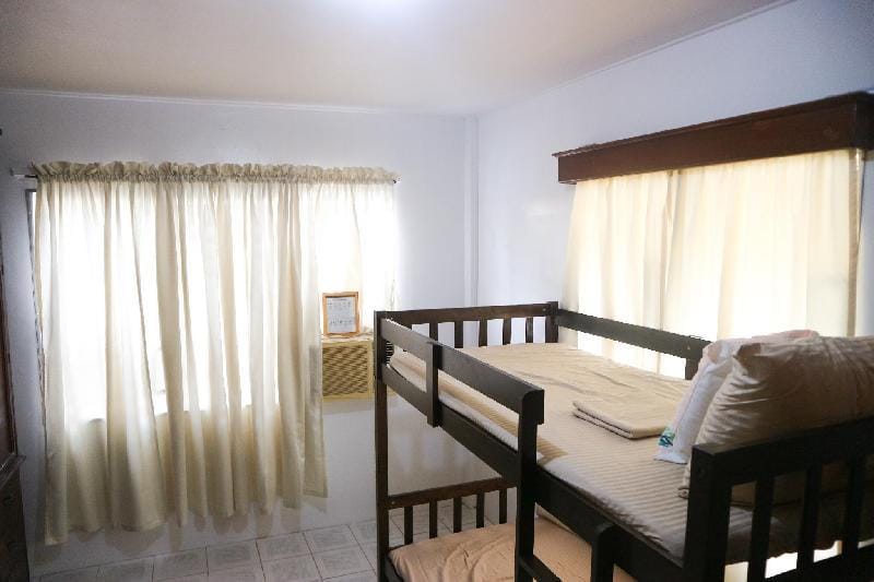 Iloilo Transient Rooms |Budget Room for 4 pax Vacation rental in Iloilo City