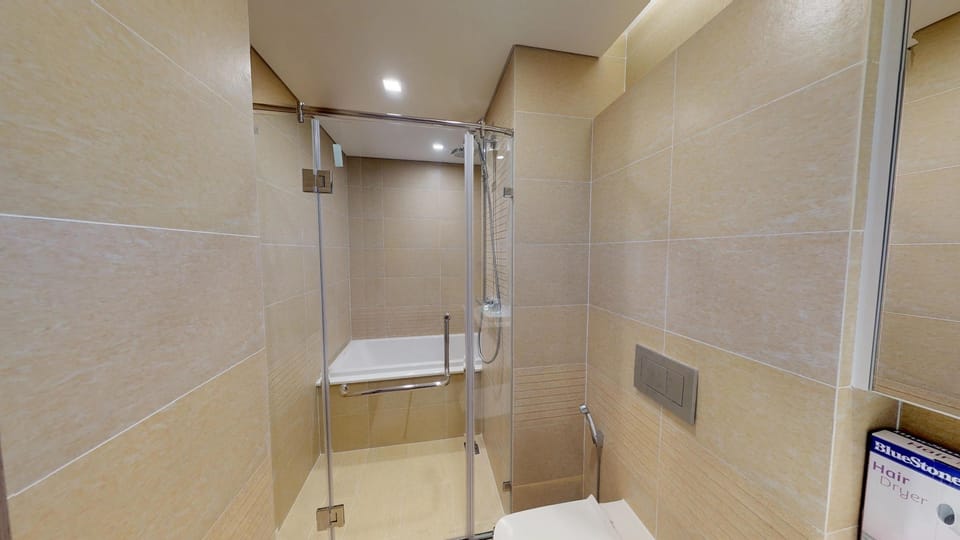 Lux Vinhome Metropolis Apartment, Lotte, 2 bedroom Apartment in Hanoi
