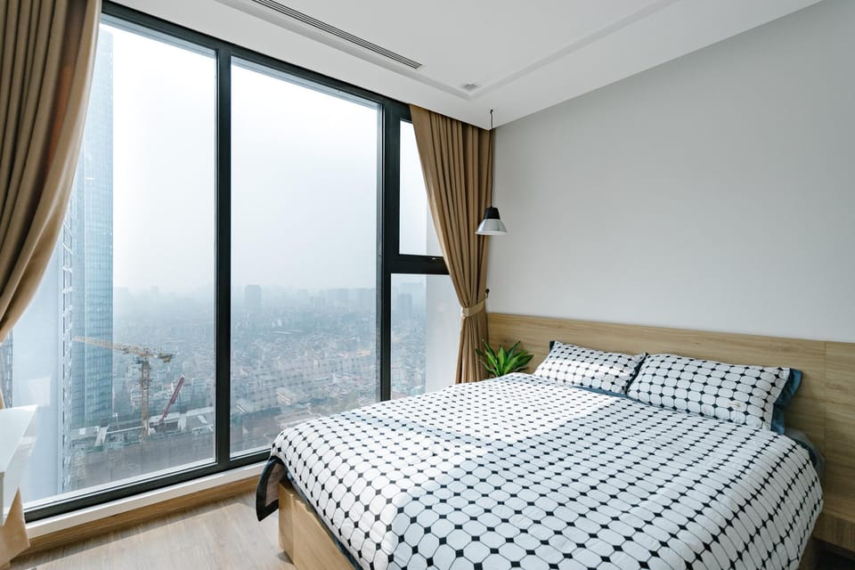 **LUXURY APARTMENT 2BR  @Vinhomes Metropolis Hanoi Apartment in Hanoi