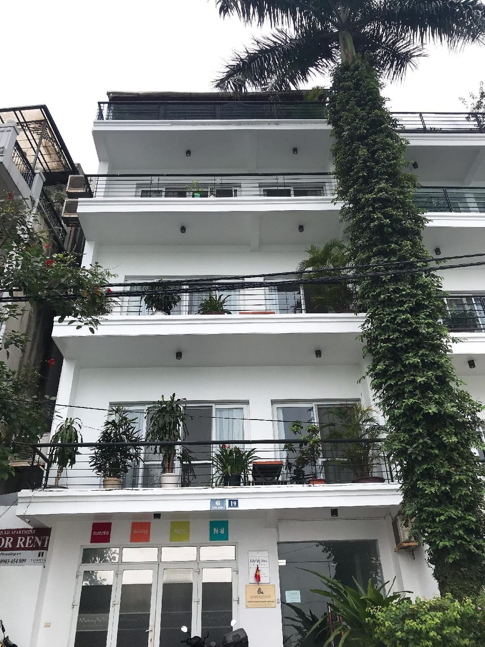 Beautiful lake view apt/Small balcony/Tay Ho area Apartment in Laos