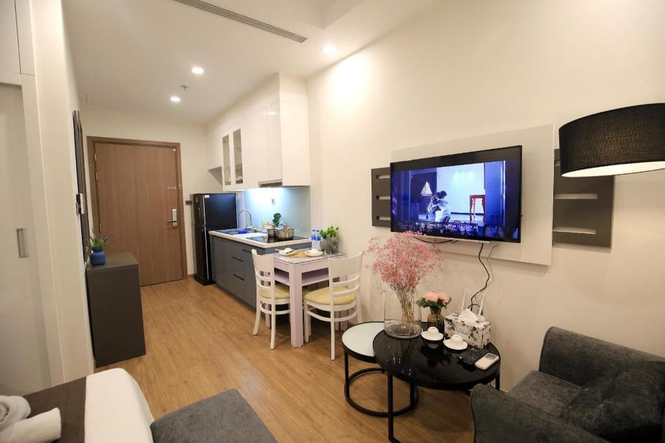 Studio Vinhomes GreenBay@Luxury View lake@Hanoi 35 Apartment in Laos