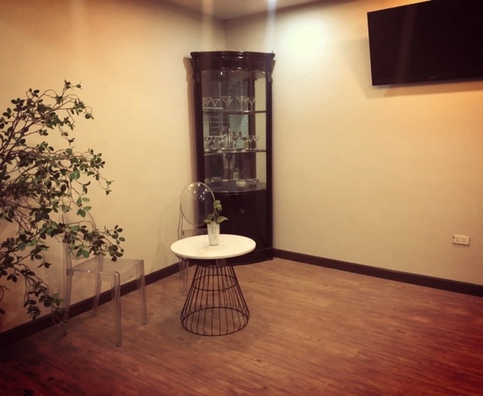 Parrots House Vacation rental in Hanoi