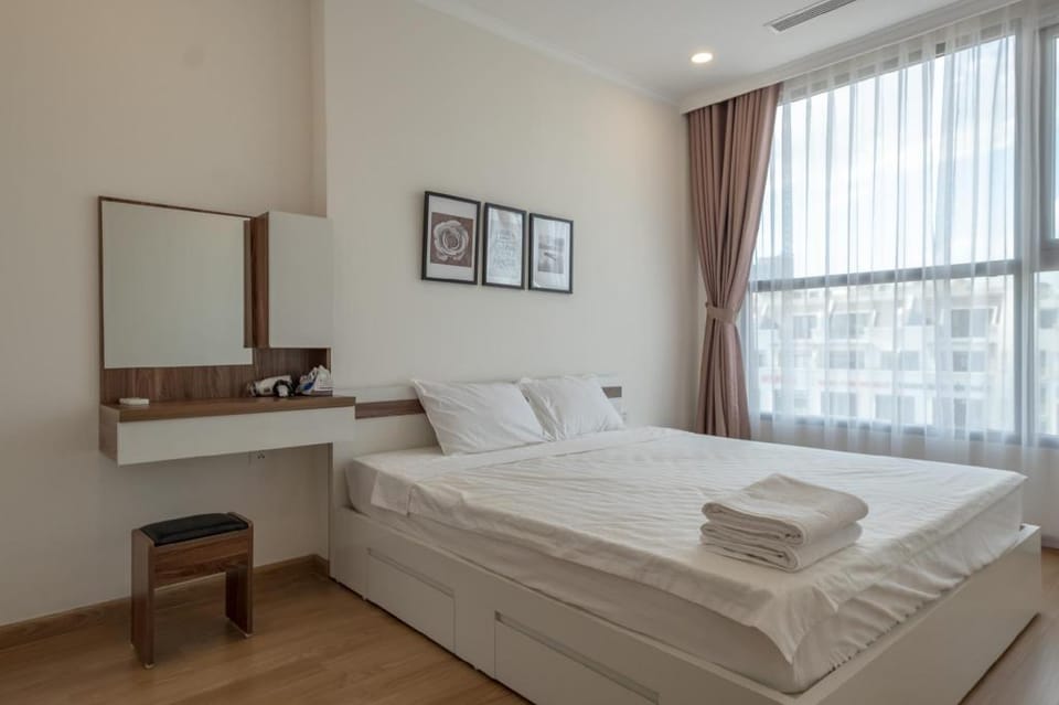 2 BR Apartment Vinhomes Skylake next to Keangnam Apartment in Laos