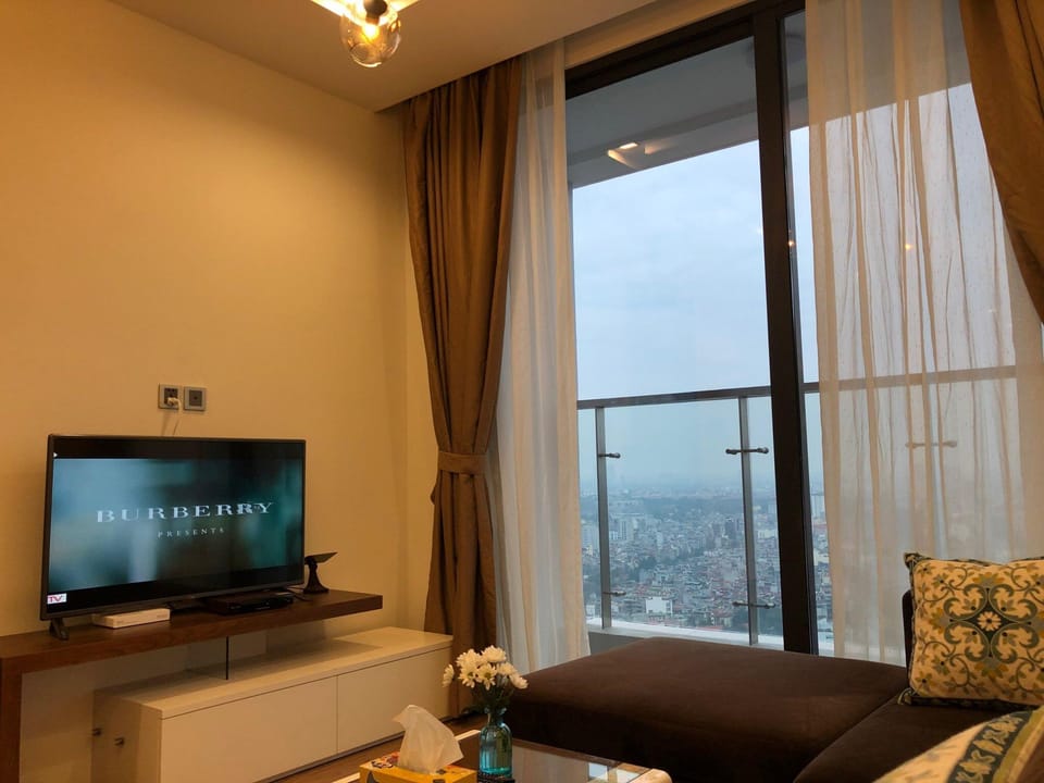 Vinhomes Metropolis Luxury Apartment 2 Br Apartment in Hanoi