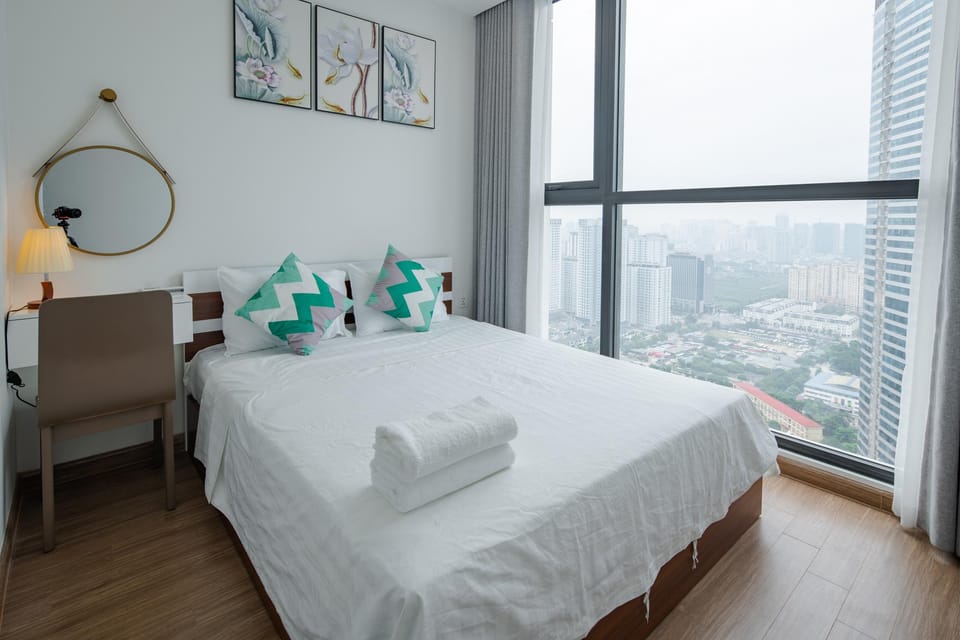 Central Hanoi Luxury Apartment | Vinhomes Skylake Apartment in Laos