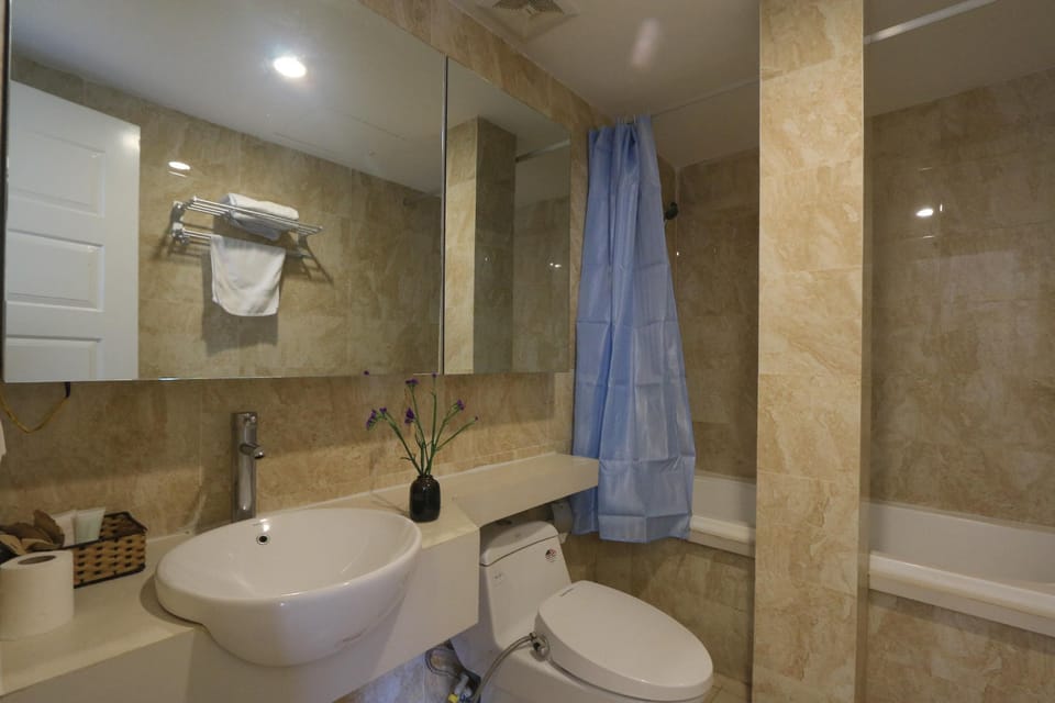 Celadon Building / 1BR / Central BaDinh / Lotte HN Apartment in Hanoi