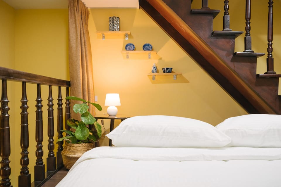 VIVIENNE HOMESTAY - City Gems Apartment in Hanoi