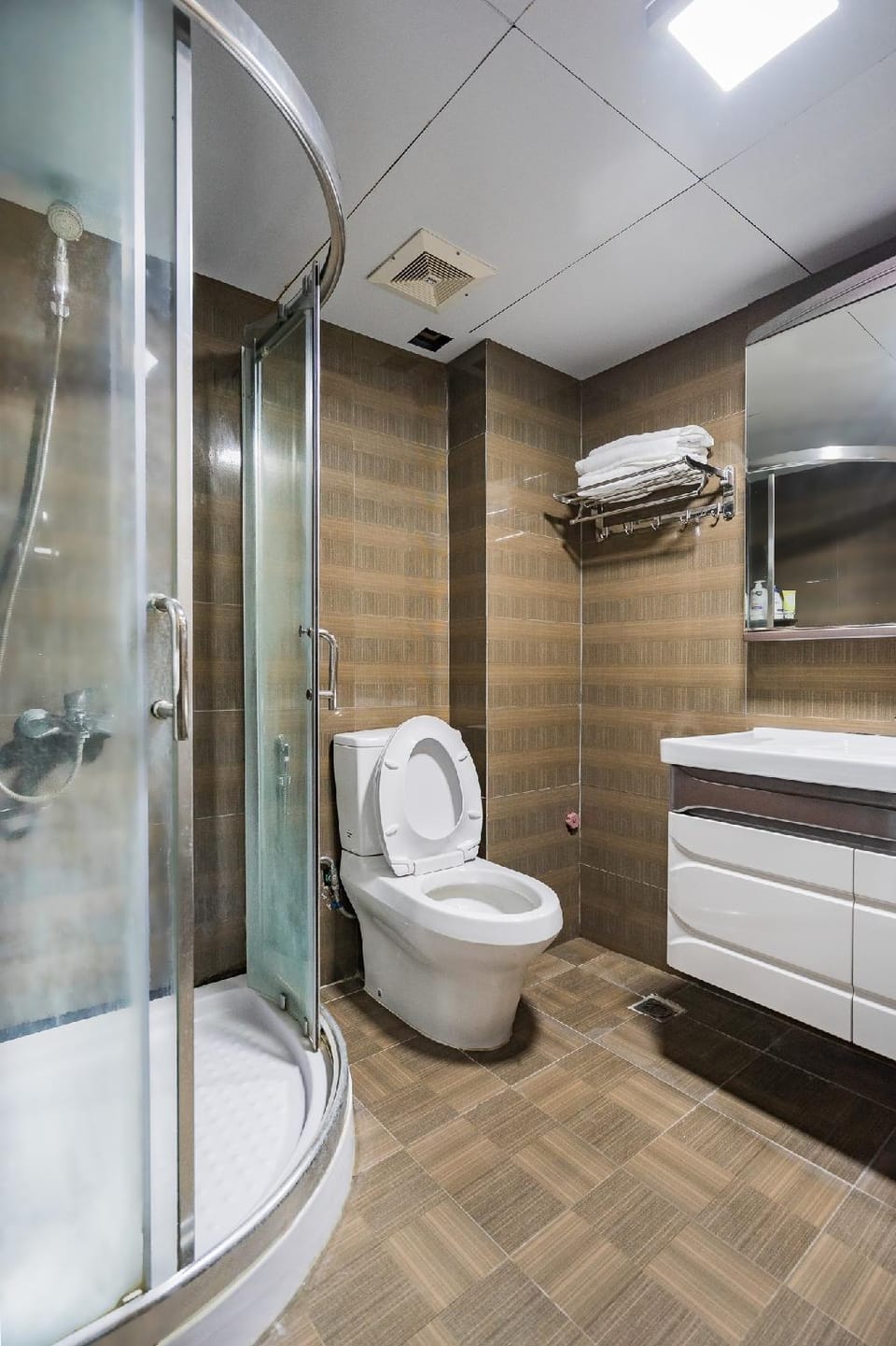 GaGu home- 4 Private BR- Best Location- Big Group Vacation rental in Hanoi