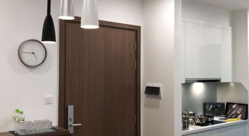 Netflix free- Luxury Condotel Vinhomes Skylake Apartment in Laos