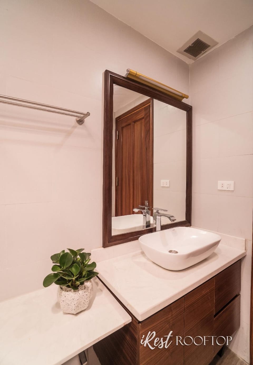 IREST ROOFTOP - 5BR with Big Terrace & Livingroom Apartment in Hanoi