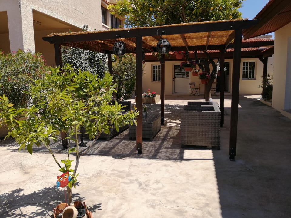 Traditional Lemon tree Courtyard Vacation rental in Larnaca
