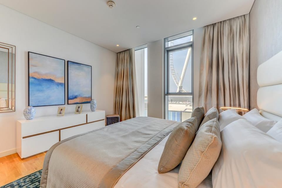 VIP Castles Suites-Modern 2 BR with Ain Dubai View Apartment in Dubai
