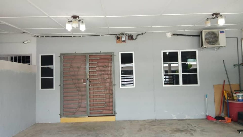 TERATAK DHEDAUN HOMESTAY bandar kuantan dan HTAA Vacation rental in Pahang, Malaysia
