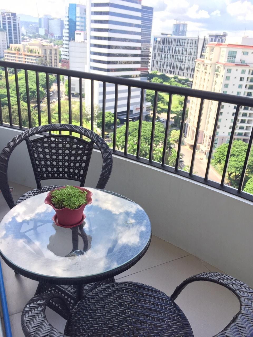Calyx Residences High End 1 Bedroom Unit  Apartment in Lapu-Lapu City
