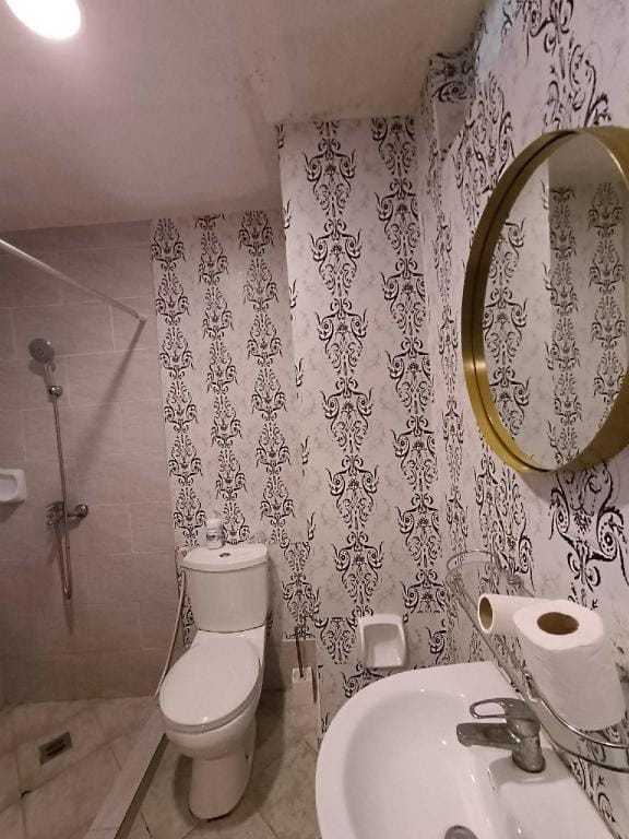 CONDO NEAR MACTAN INTERNATIONAL AIRPORT  Apartment in Lapu-Lapu City
