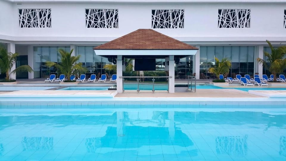 Relaxing Stay with Sea View at Arterra Mactan Apartment in Lapu-Lapu City
