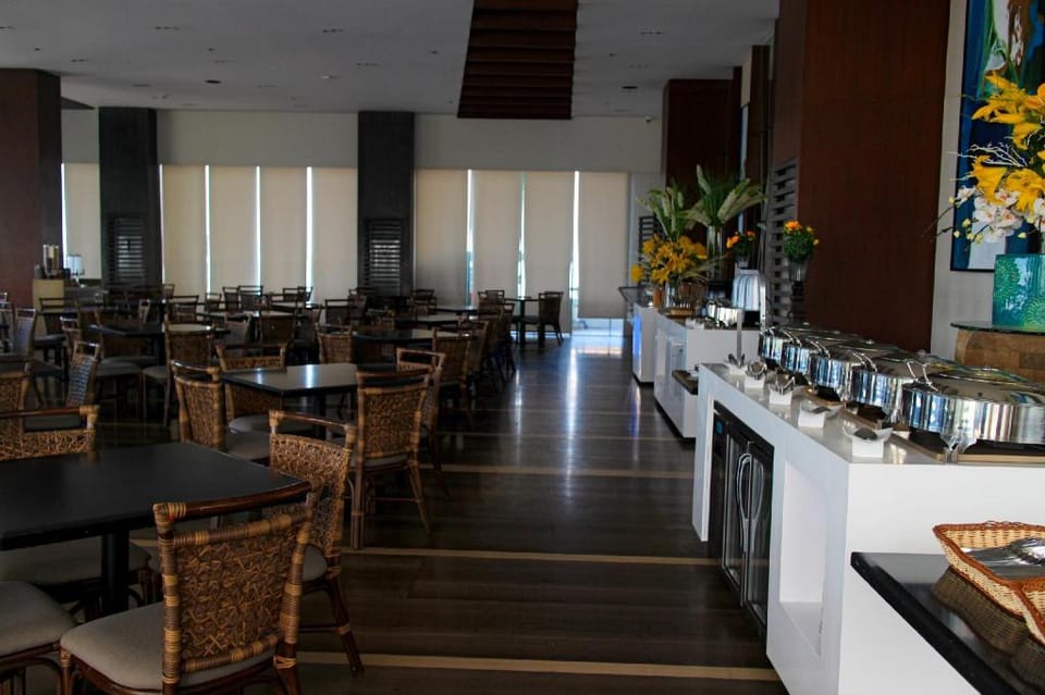 Relaxing Stay with Sea View at Arterra Mactan Apartment in Lapu-Lapu City