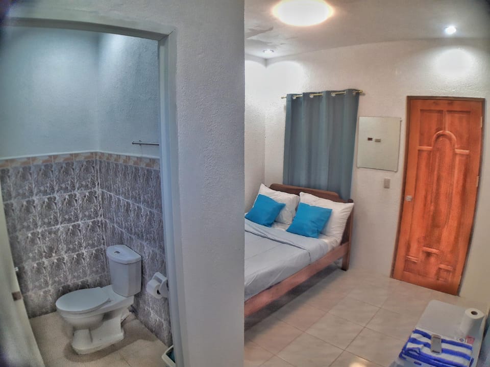 Jah's Anemone Guesthouse Room 1 Villa in Central Visayas