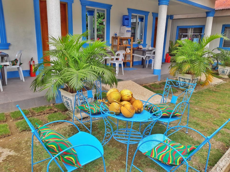 Jah's Anemone Guesthouse Room 1 Villa in Central Visayas