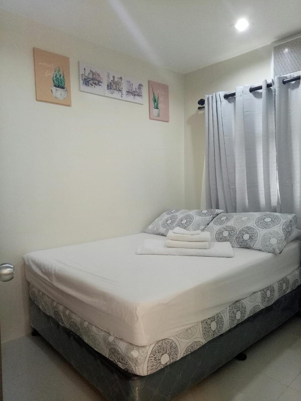 1BR Furnished Condo w/ WIFI at Midpoint  Banilad Apartment in Cebu City