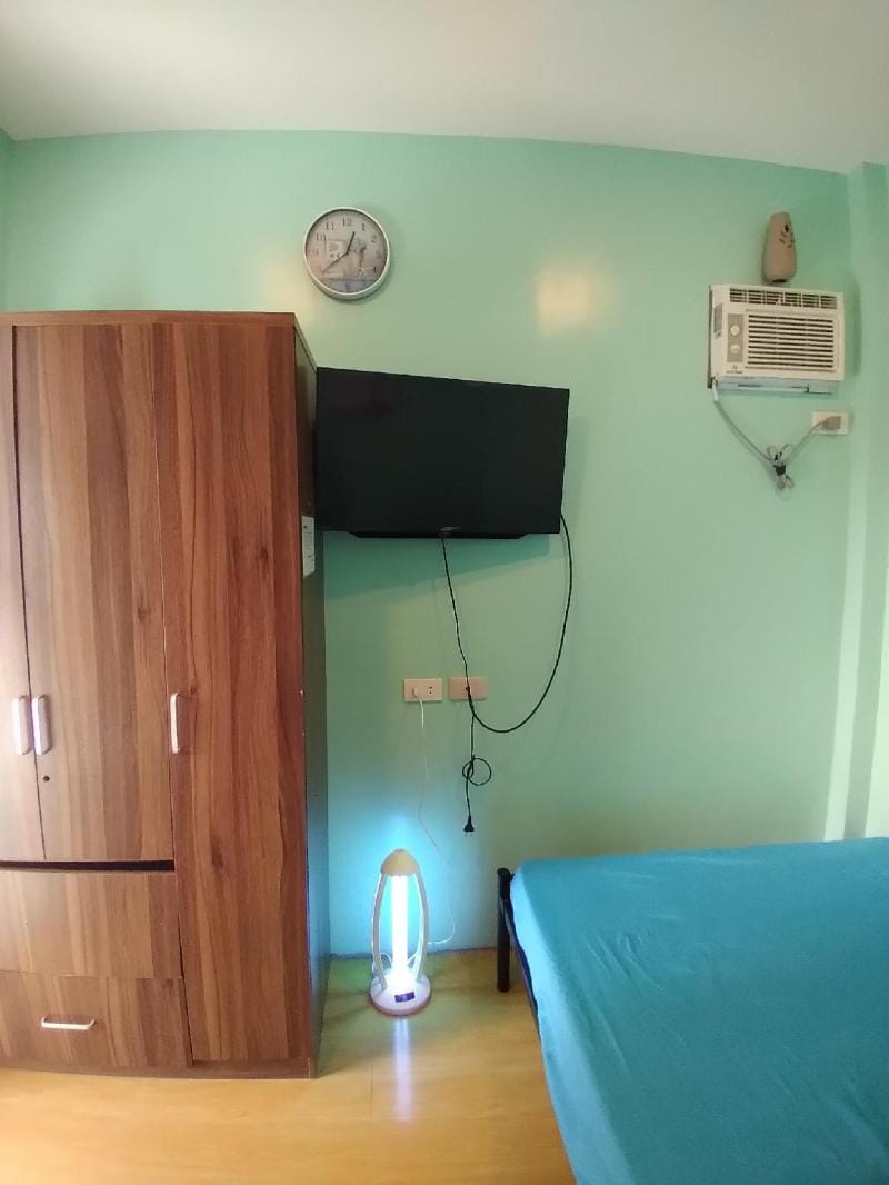 Azulea Double Deluxe 1 - own CR,  shower, AC, TV Vacation rental in Oslob