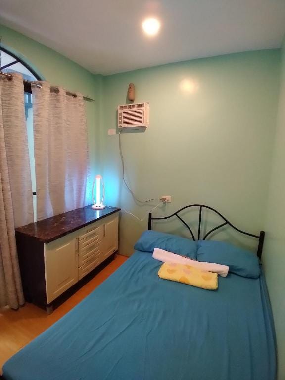 Azulea Double Deluxe 2 - own CR,  shower, AC, TV Vacation rental in Oslob
