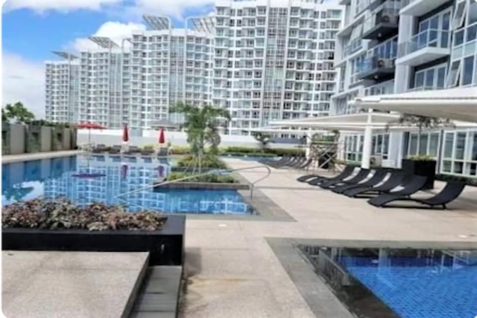 Modern 1BR Condo @Mactan Newtown, Lapu-Lapu, Cebu Apartment in Lapu-Lapu City