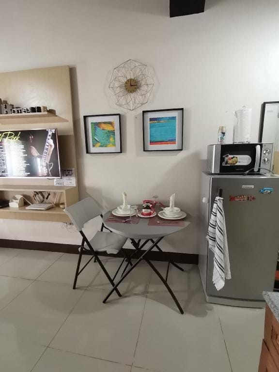 Affordable Place @SMR(with Netflix ) Apartment in Lapu-Lapu City